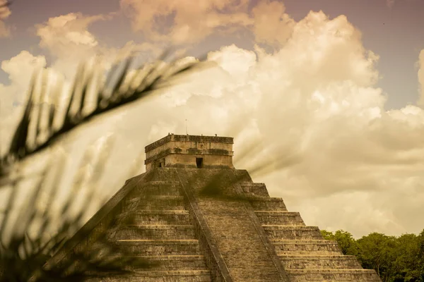 メキシコのユカタンにあるチチェン イッツァのマヤ遺跡は — ストック写真