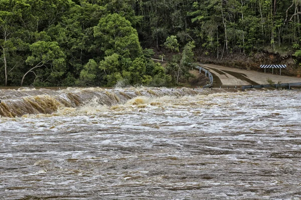 Úthíd Árvíz Alatt Kuranda Közelében Trópusi Észak Queensland Ausztrália — Stock Fotó