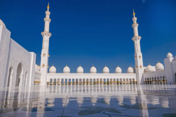 Centro Grande Mesquita Sheikh Zayed Abu Dhabi Emirados Árabes Unidos — Fotografia de Stock