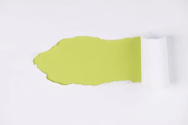 Biały Papier Podarty Zielone Tło Puste Miejsce Tekst Arkusz Podarty — Zdjęcie stockowe