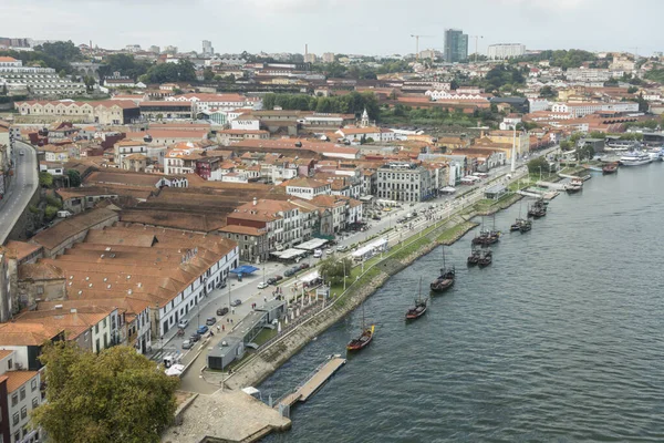ポルトガルのポルト 2021年9月7日 ヴィンテージポートワインボートが並んでいます ポルト ポルトガル — ストック写真