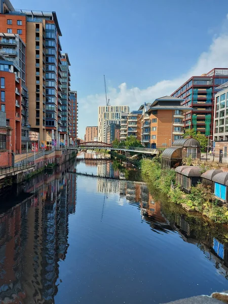 Manchester Reino Unido 2020 Edificios Modernos Apartamentos Gran Altura Bordean —  Fotos de Stock