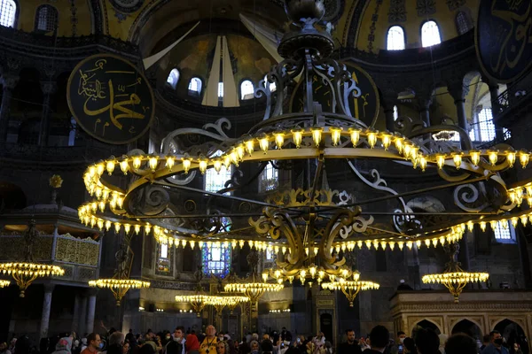 Istanbul Turquia Outubro 2021 Turistas Dentro Hagia Sophia Istambul Turquia — Fotografia de Stock