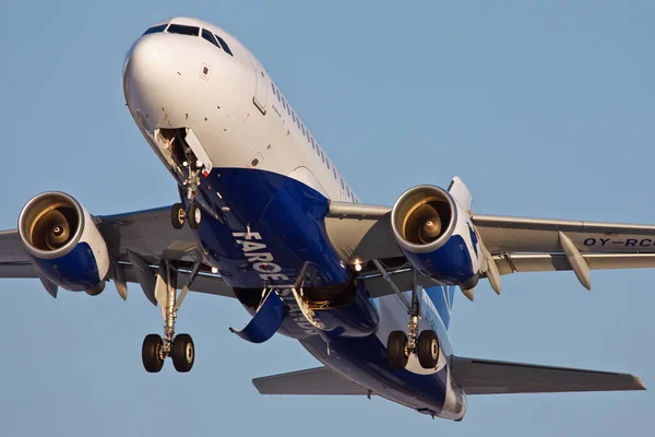 Innsbruck Austria February 2013 Atlantic Airlines Airbus A319 Rcg Faroe — 图库照片