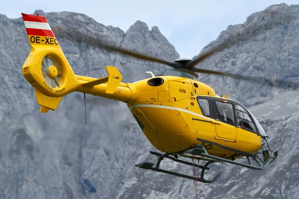 Niederoeblarn Austria Settembre 2014 Azione Elicottero Soccorso Austriaco Eurocopter Ec135 — Foto Stock