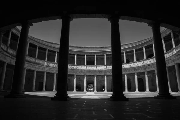 Gråskala Bild Den Berömda Palace Charles Granada Spanien — Stockfoto