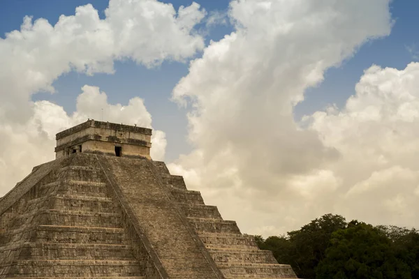 メキシコのユカタンにあるチチェン イッツァのマヤ遺跡は — ストック写真