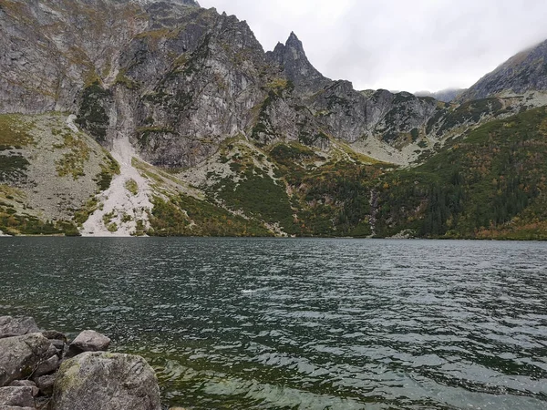 Landschaft Des Morskie Oko Sees Umgeben Von Felsigen Hügeln Polen — Stockfoto