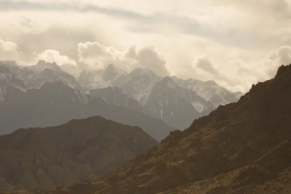 Berglandschap Himalaya — Stockfoto