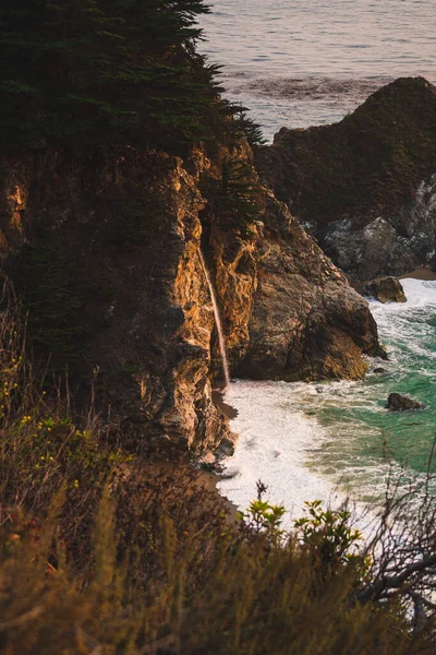 Вид Водопад Шоссе Pacific Coast Highway Биг Сур Калифорния — стоковое фото