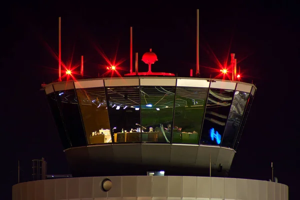 Aeropuerto Torre Control Tráfico Aéreo Por Noche — Foto de Stock