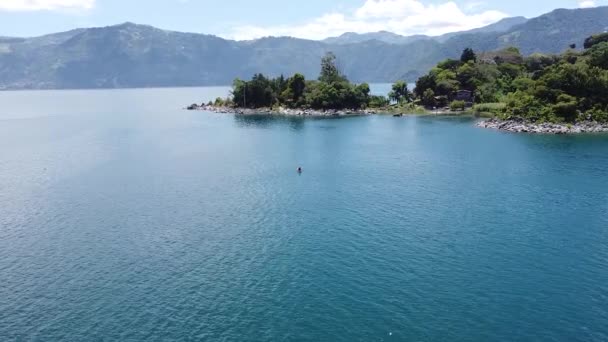 Schöne Aussicht Auf Den See Den Bergen — Stockvideo