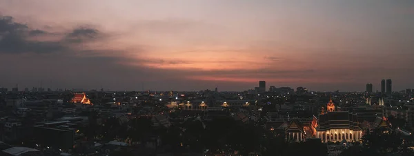 Ein Schöner Sonnenuntergang Über Einer Stadt — Stockfoto