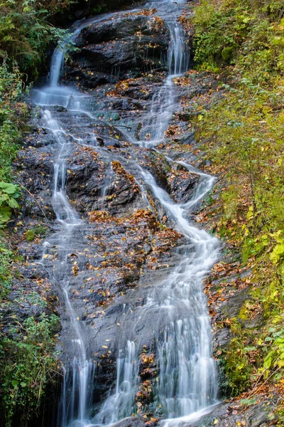 Cachoeira Cheilor Aldeia Cormaia Roménia — Fotografia de Stock