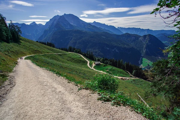 德国Berchtesgaden村 巴伐利亚阿尔卑斯省Watzmann山附近的一条小路 — 图库照片