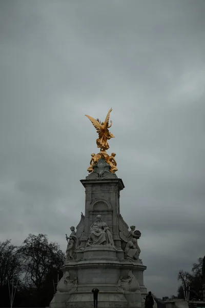 Vertikální Snímek Památníku Victorie Richmondu Velká Británie — Stock fotografie