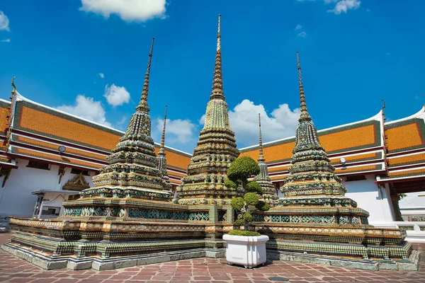 View Wat Suthat Thepwararam Bangkok Thailand — Stock Photo, Image