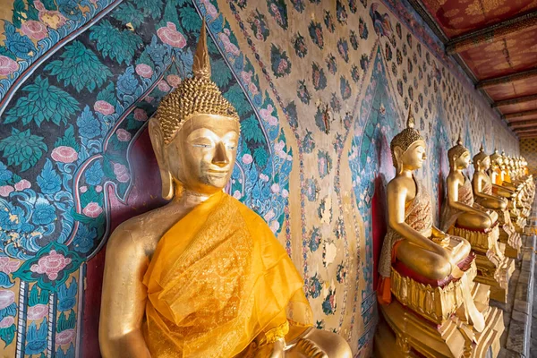 Zlatí Buddhové Slavném Chrámu Wat Arun Bangkok Thajsko — Stock fotografie