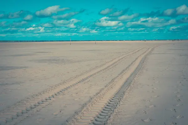 Cielo Nuvoloso Sulla Spiaggia Sabbia — Foto Stock