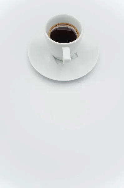 Черный Горячий Кофе Ристретто Белой Каменной Чашке Табличкой Белой Поверхности — стоковое фото