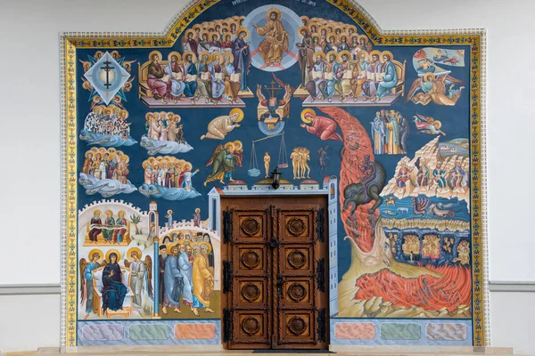 コルミア ルーマニア 2021年10月10日 ルーマニアのコルマイア村の修道院の壁に描かれた絵画 — ストック写真