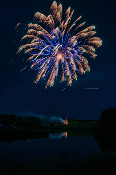 Colorful Firework Explosion Dark Sky Motion Blur Sparks — Stock Photo, Image