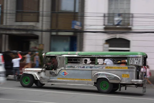 Manila Filipinas Mar 2019 Uma Foto Embaçada Jeepney Como Transporte — Fotografia de Stock