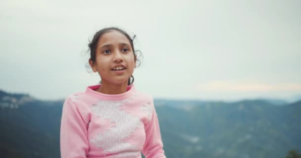 Zbliżenie Indyjską Dziewczyną — Wideo stockowe
