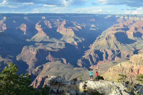 Two People Enjoying Scenic Nature Grand Canyon National Park Utah — Fotografia de Stock