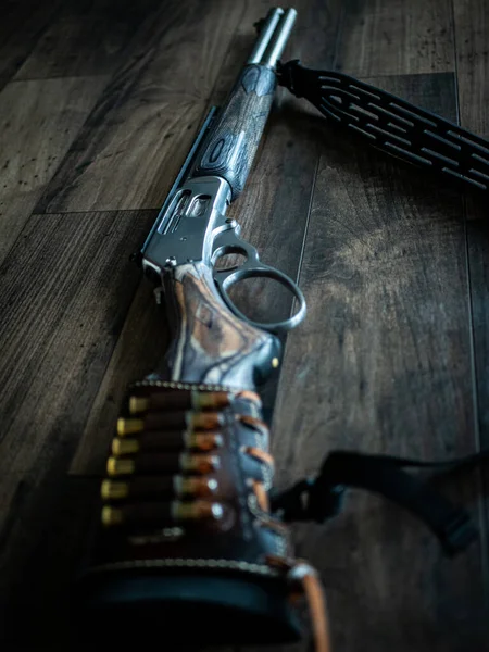 レバーアクションの垂直ショットMarlin 1895 Sblライフル — ストック写真