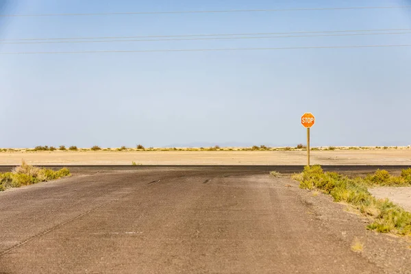 Una Strada Vuota Una Zona Deserta — Foto Stock