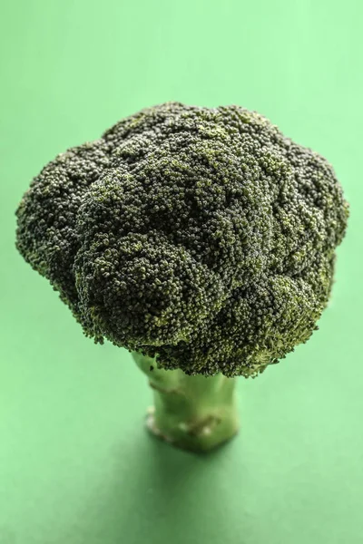 Penutupan Brokoli Hijau Segar Latar Belakang Hijau — Stok Foto