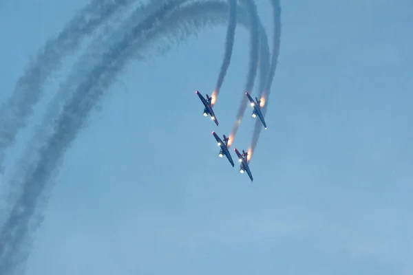 Group Flying Aircraft Cloudy Sky Airshow — Stock Photo, Image