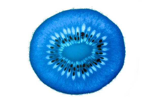 Uma Fatia Kiwi Azul Colorido Com Fundo Branco — Fotografia de Stock