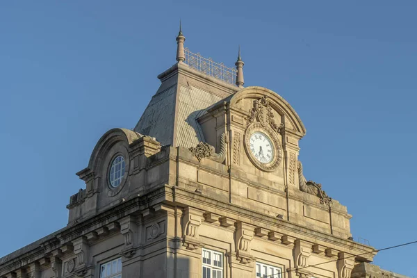 Fachada Edifício Estação Ferroviária São Bento Contra Céu Azul Porto — Fotografia de Stock