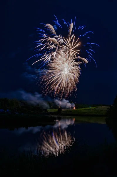 Colorful Firework Show Night Sky Lake — Stock Photo, Image