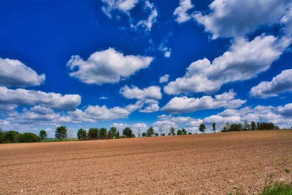 Krásná Krajina Obdělávané Půdy Pozadí Oblohy — Stock fotografie