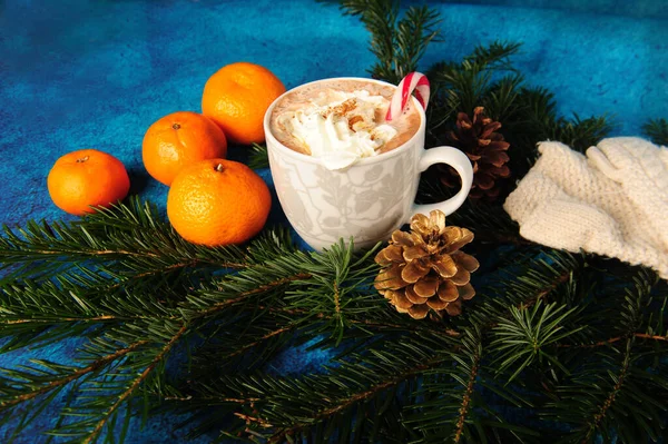 Close Shot Creamy Cappuccino Tangerines Christmas Decorations Table — Stock Photo, Image