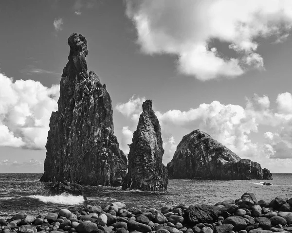 Grayscale Shot Rock Formation Coast Ribeira Janela Island Madeira Portugal — Stock Photo, Image