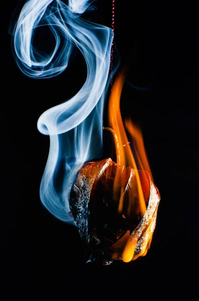 Egy Függőleges Lövés Egy Égő Fizalis Füst Tűz — Stock Fotó