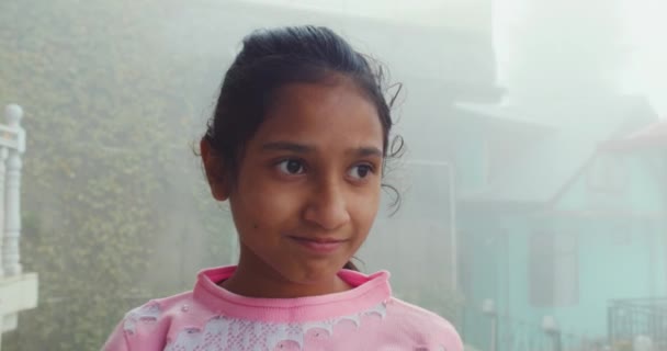 印度女孩的特写镜头 — 图库视频影像