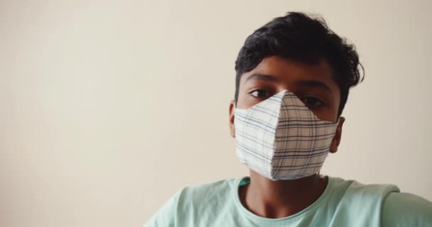 Indian Boy Medical Mask — Vídeos de Stock