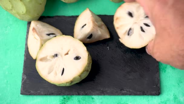 Fresh Sliced Kiwi Fruit Wooden Background — Vídeo de Stock