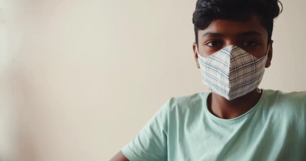 Indian Boy Medical Mask — Vídeos de Stock