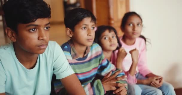 快乐的印第安儿童团体 — 图库视频影像