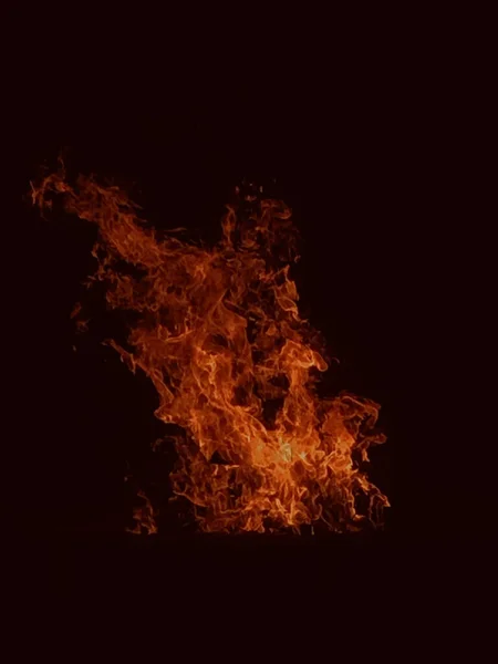 Vertical Shot Beautiful Roaring Fire Dark — Stock Photo, Image