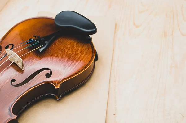Vista Dall Alto Elegante Violino Acustico Tavolo Legno Sfondo Carta — Foto Stock