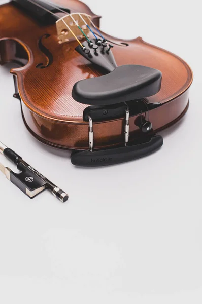 Como Italien Nov 2021 Ovanifrån Elegant Akustisk Violin Och Båge — Stockfoto