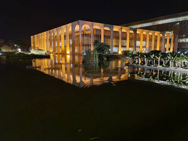 Brasilia Brazil Ağustos 2021 Itamaraty Sarayı Manzarası Brezilya Daki Havuz — Stok fotoğraf