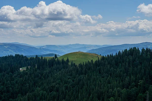 罗马尼亚风景中的羊圈美景 — 图库照片
